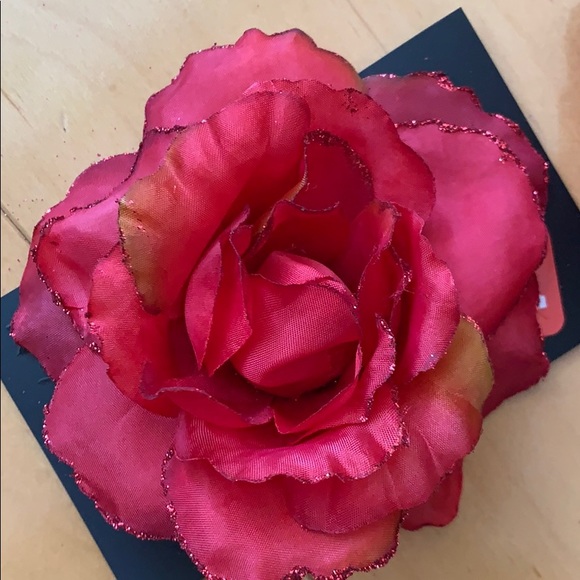 Red Flowers for Hair or Lapel - Picture 3 of 3